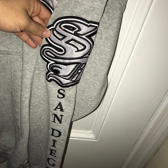 Vintage San Diego California sweatshirt - Picture 8 of 9